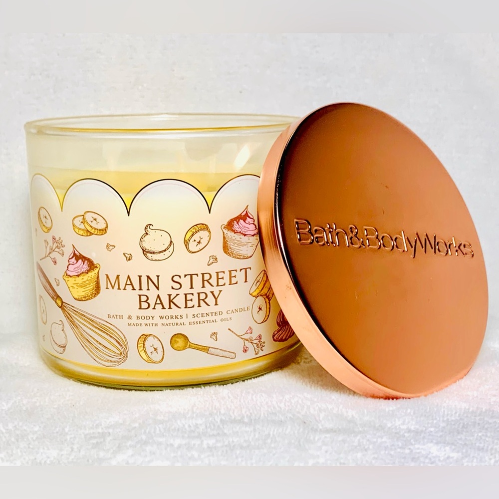 Bath & Body Works Main Street Bakery 3 Wick Candle